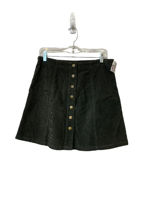Pencil skirts in a stretchy fabric for comfortSkirt Mini & Short By Wishlist  Size: L