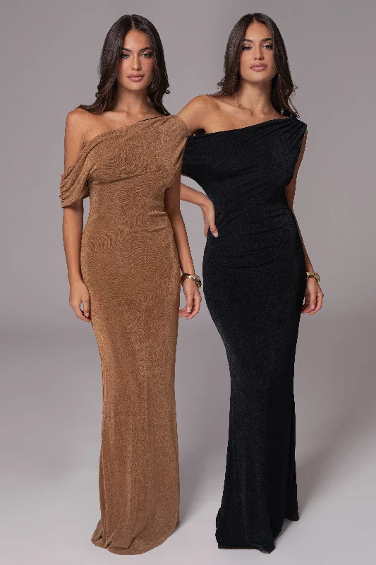 Maxi Dresses with Abstract Art Prints for a Unique StyleBlack/Brown Classic Elegance Reversible Maxi Dress