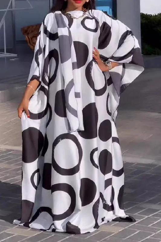 Fresh Green Maxi Dresses for a Natural VibeContrasting Graphic Print Stylish Batwing Sleeve Maxi Dress