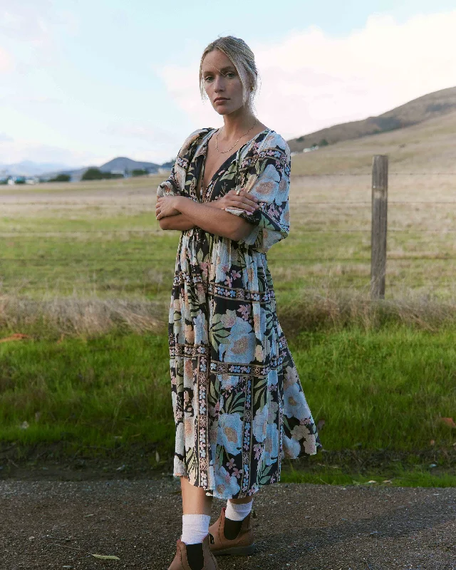 Maxi Dresses with Ruffled Trim for a Sweet and Girly LookLost Cove Midi Dress - Black Sands