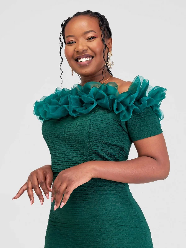 Maxi Dresses with Botanical Prints for a Natural and Fresh LookTherose Empire Matile Gown - Green