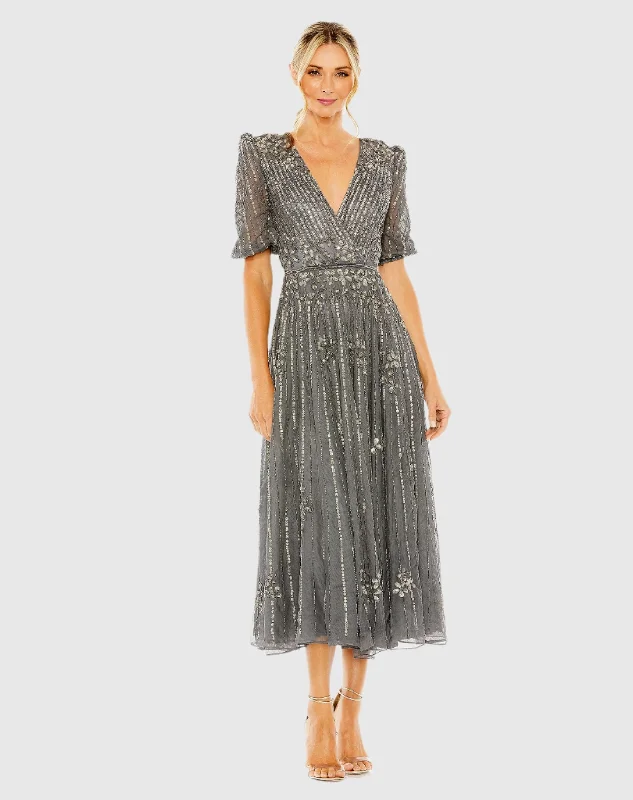 Midi dress for a wedding as a guest in a more casual weddingPuff Quarter Length Sleeve V-Neck Dress