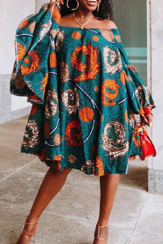70s - inspired bohemian midi dress with a free - spirited lookGraphic Print Retro Bell Sleeve Midi Dress