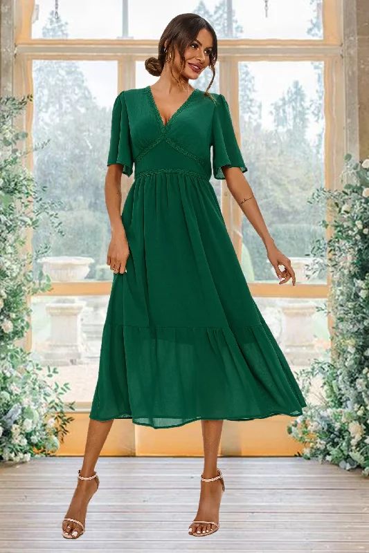 Cotton - blend midi dress for a comfortable and versatile choiceLace Trim Deep V Neck Angel Sleeve Midi Dress In Green