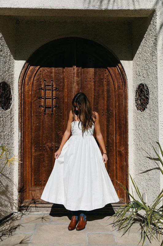 Turtleneck midi dress for a sophisticated and elegant styleLeah Midi Dress - White