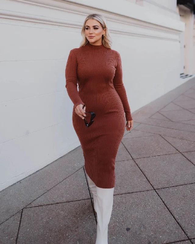 Long - sleeved wool midi dress for a warm and cozy winter optionMissy Long Sleeve Midi Sweater Dress